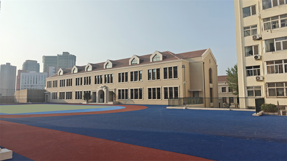 青島市市南區(qū)副區(qū)長李宏建蒞臨青島七中北樓重建工程實地考察(圖4) 圖片